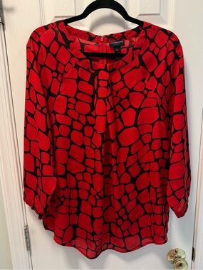 Liz Claiborne Red and Black Geometric Print Blouse